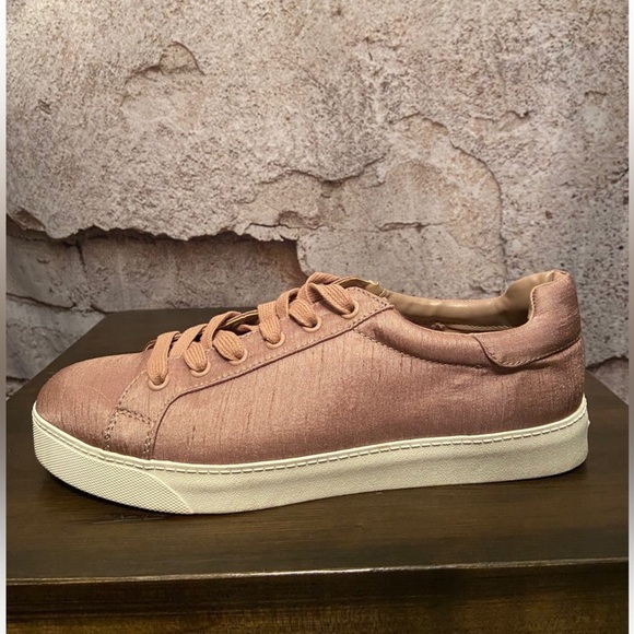 Sam Edelman Blush Circus Sneakers - Picture 1 of 5